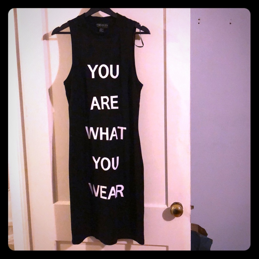 Stretch form fitted graphic dress